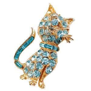 Vintage 1950s Aqua Rhinestone Figural Cat Brooch Mid Century Gold Tone Pin